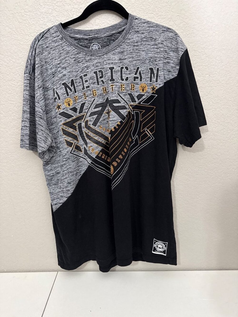 American Fighter Mens 2XL Gray & Black Training Division Graphic T-Shirt Cotton